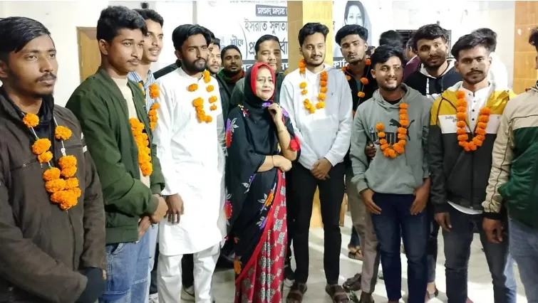 ঝালকাঠিতে বৈষম্যবিরোধী ছাত্র আন্দোলনের ১০ নেতাকর্মীর ছাত্রদলে যোগদান